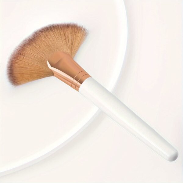 Fan-Shaped Powder Brush - Luxurious and Professional
