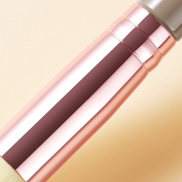 Premium Flame Design Highlighter Brush: Soft, Angled, Ideal for Daily and Professional Makeup