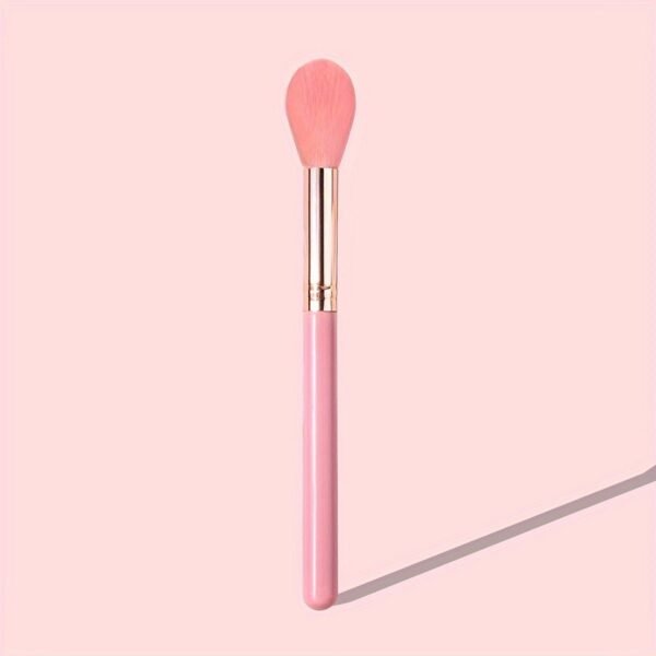 Premium Nylon Bristle Highlighter Brush: Natural and Sheer Finish