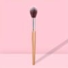 Premium Nylon Bristle Highlighter Brush: Natural and Sheer Finish