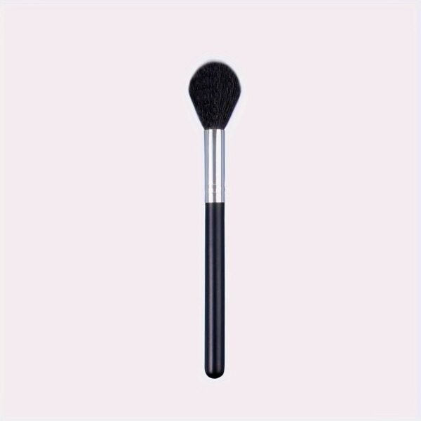 Premium Nylon Bristle Highlighter Brush: Natural and Sheer Finish