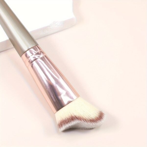 Luxury Sculpting Series: Exclusive Angled Contour Brush